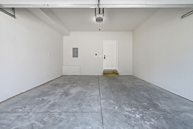 Building Photo - 4728 Walworth Ave