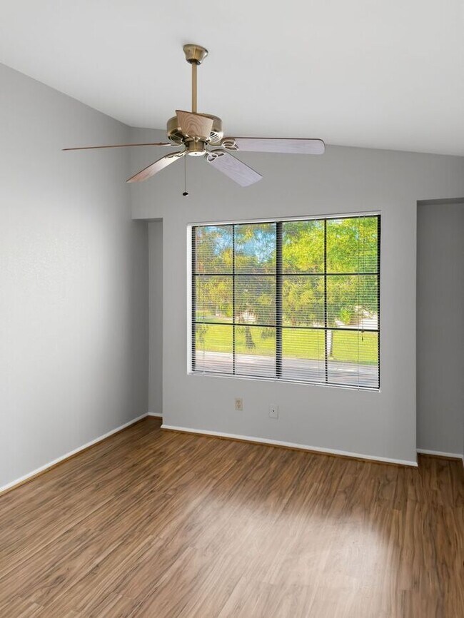 Building Photo - Location! Location! Beautiful 4 Bedroom/ 3 Bath Home! Ray/Kyrene