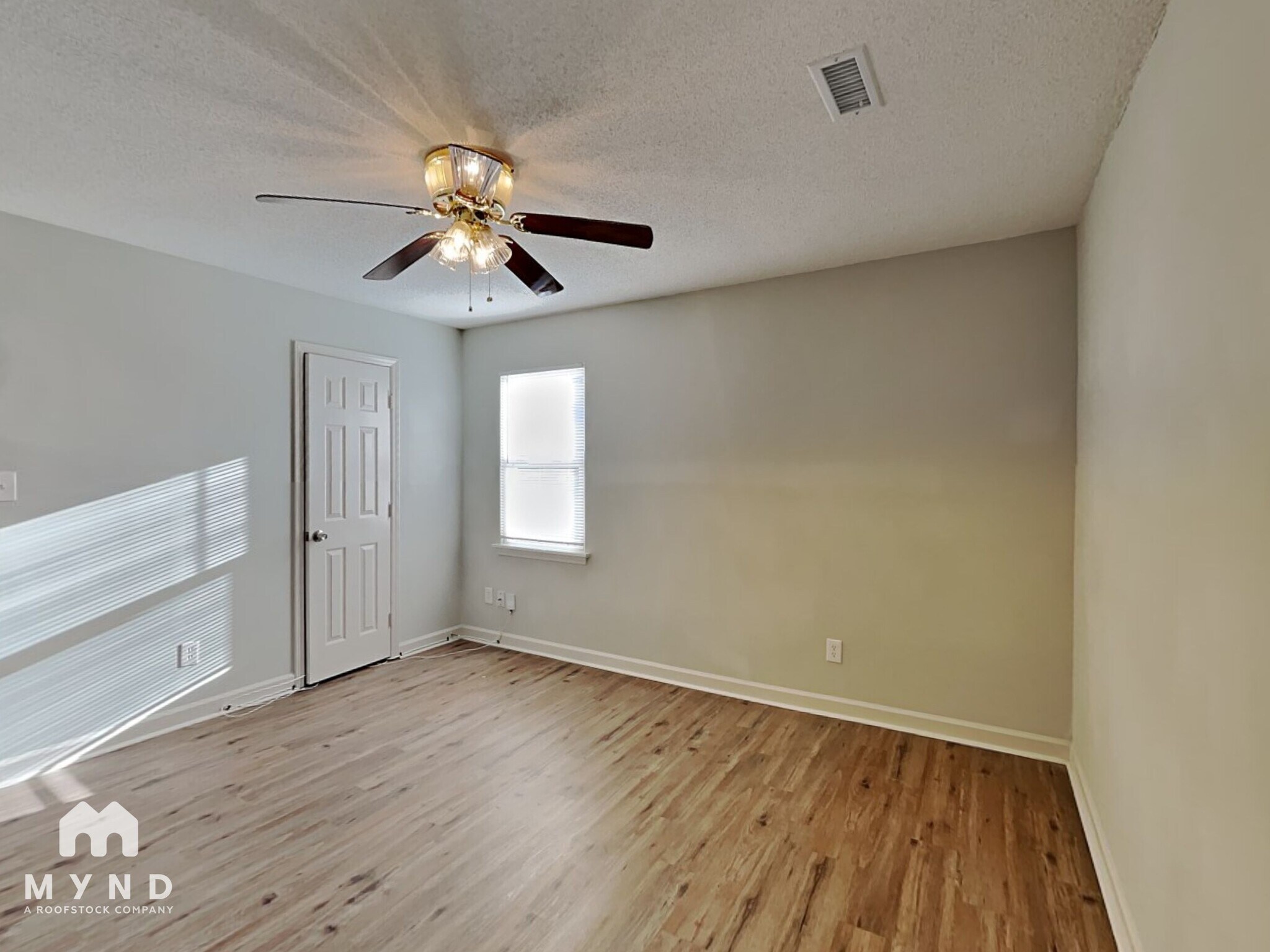 Building Photo - 2241 Thornfield Rd