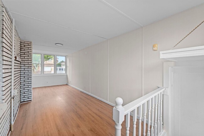 Building Photo - 2215 N Wood Ave
