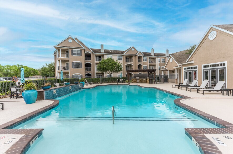 Plaza at San Jacinto 3331 Luella Blvd La Porte TX 77571 Apartment