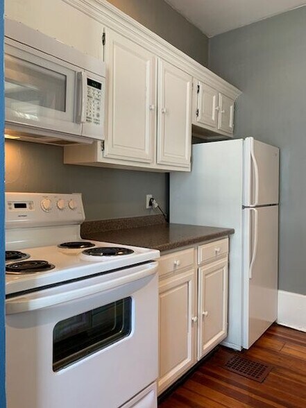 Building Photo - 2542 Moorman Ave