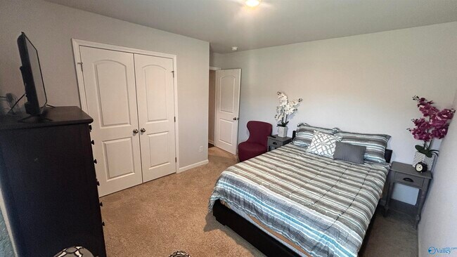 Building Photo - 174 Meadow Ridge Dr