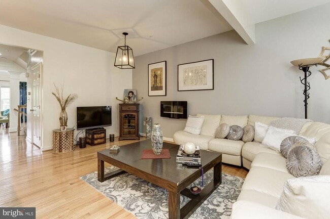 Building Photo - 1715 Chiswick Ct