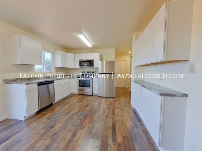 Building Photo - 475 Loomis Ave