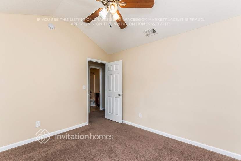 Building Photo - 124 Hidden Creek Dr