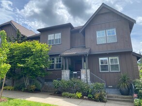 Building Photo - Incredible Custom Townhome