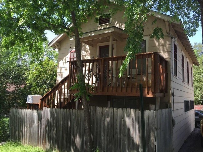 Primary Photo - 2831 Pearl St