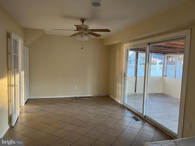 Building Photo - 42 Genesee Ln