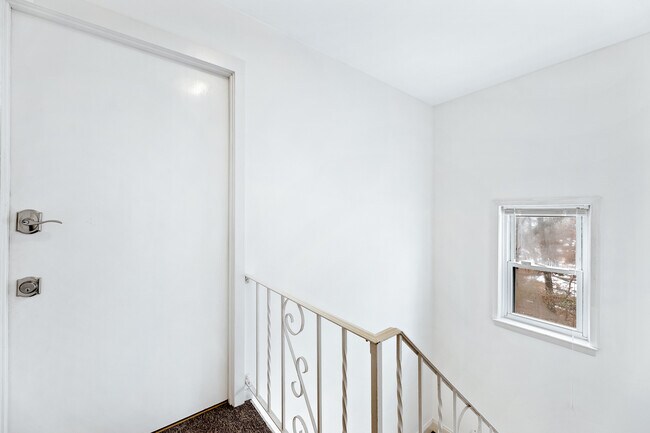 Building Photo - 12450 Knights Rd