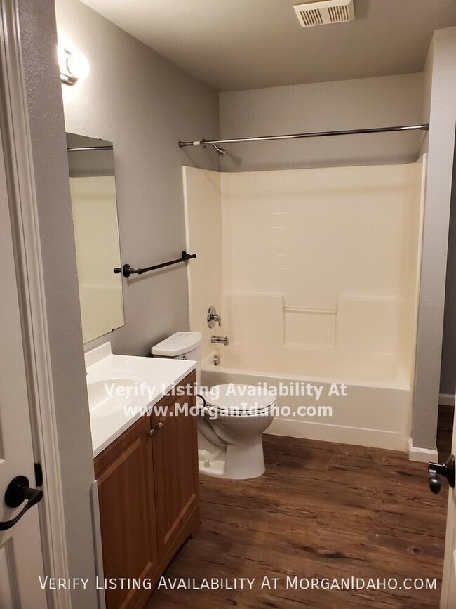 Building Photo - 10096 W Garverdale Ln