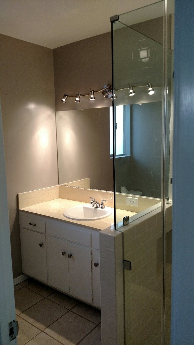 2nd Bathroom - 5835 Tellefson Rd