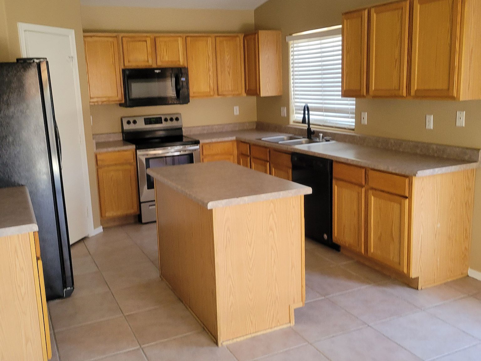 Building Photo - 4545 N 67th Ave