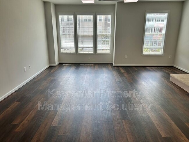 Building Photo - 213 Willowshire Ct