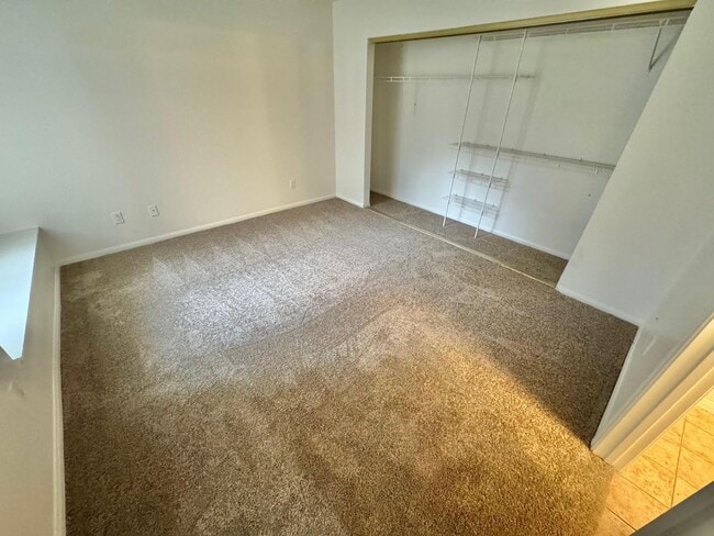 Building Photo - SPACIOUS 3 BEDROOM GROUND FLOOR CONDO