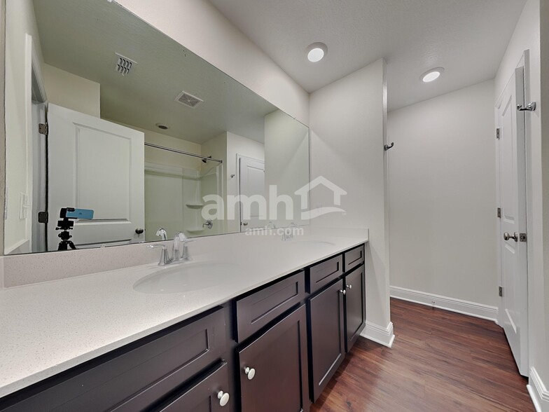 Building Photo - 6245 Emerald Hls Wy