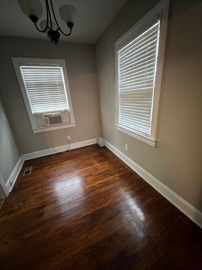 Building Photo - 2 Bedroom 1 Bath Duplex ~ Off Augusta Rd