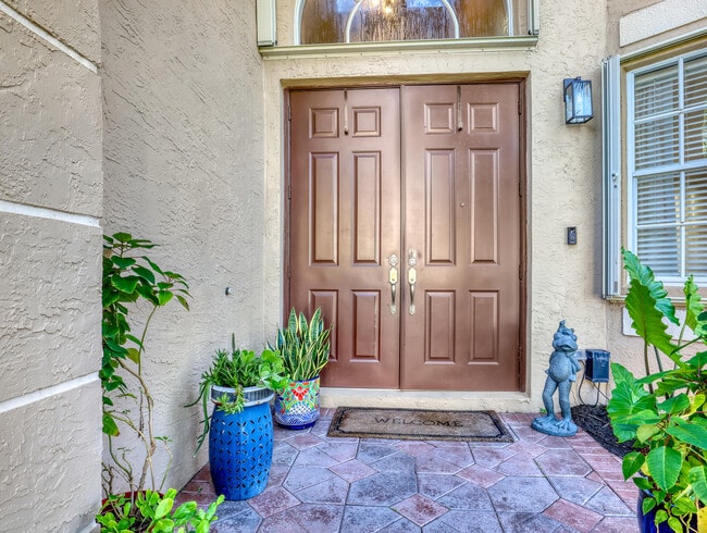Building Photo - 2227 Ridgewood Cir