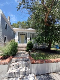 Building Photo - 715 Red Cross St
