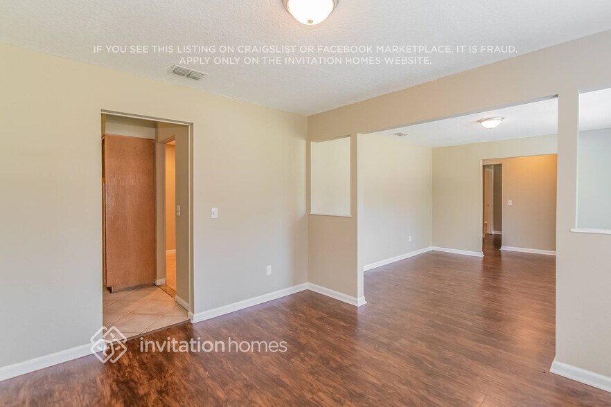 Building Photo - 8323 Country Creek Blvd