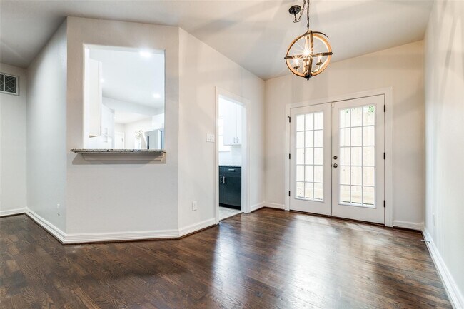 Building Photo - 1318 Peden St