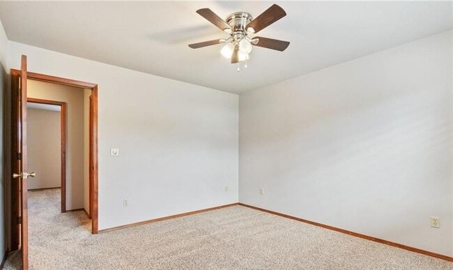 Building Photo - Townhome 2 Blocks from Downtown Siloam