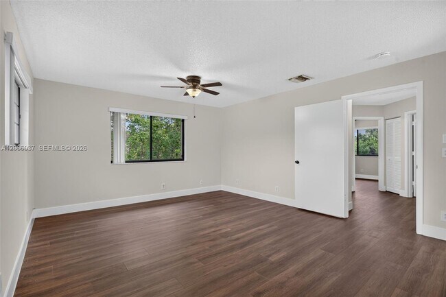 Building Photo - 587 NW 38th Ave