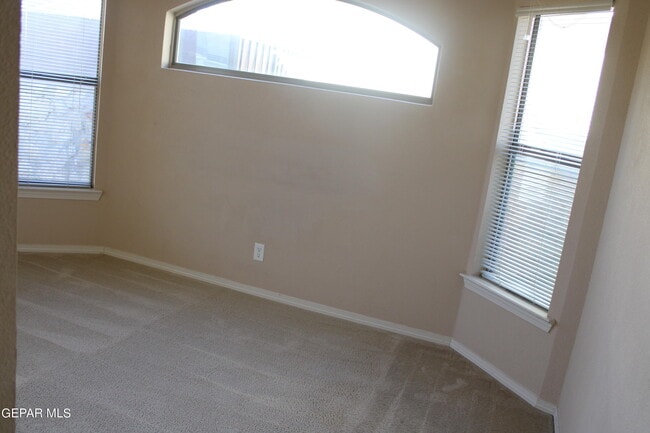 Building Photo - 14561 Jesus Almeida