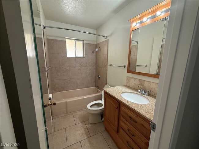Building Photo - 5643 S Pecos Rd