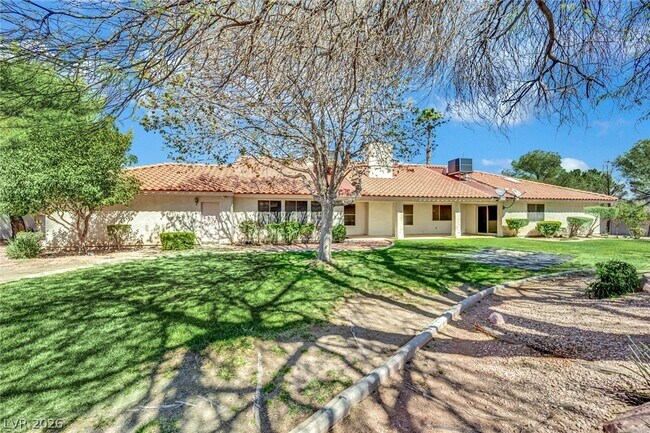 Building Photo - 7595 W Camero Ave