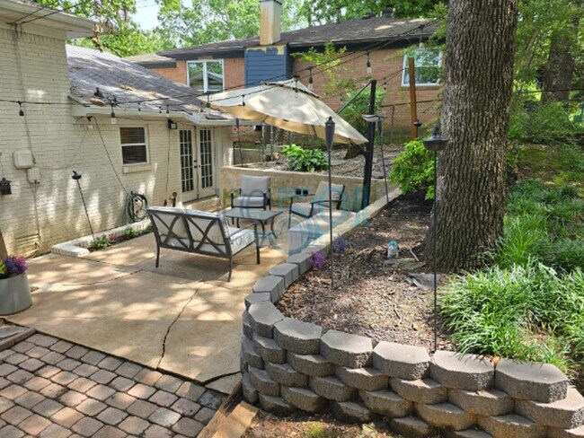 Building Photo - *Coming Available In Late June* Updated Midtown is a MUST see!