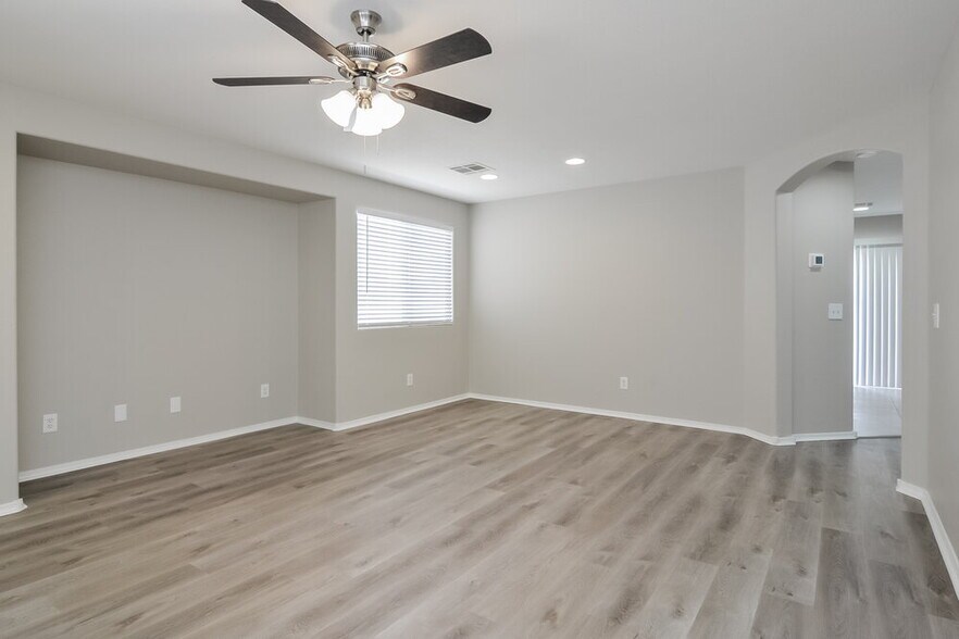 Building Photo - 1006 Grand Cerritos Ave