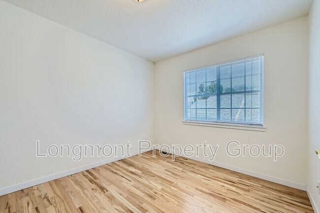 Building Photo - 679 Snowberry St