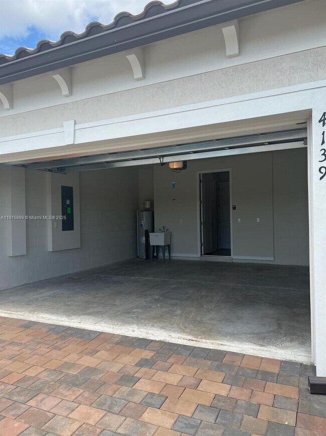 Building Photo - 4139 Silver Maple Wy