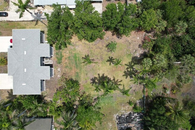 Building Photo - 25459 Shore Dr