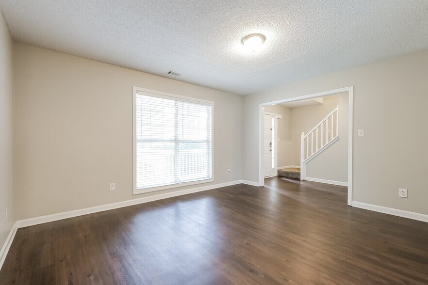 Building Photo - 717 White Dove Dr