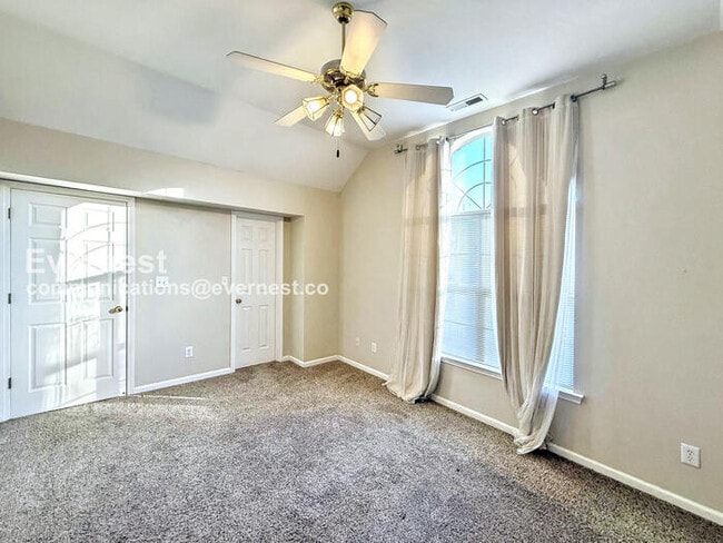 Building Photo - 607 Parkside Cir