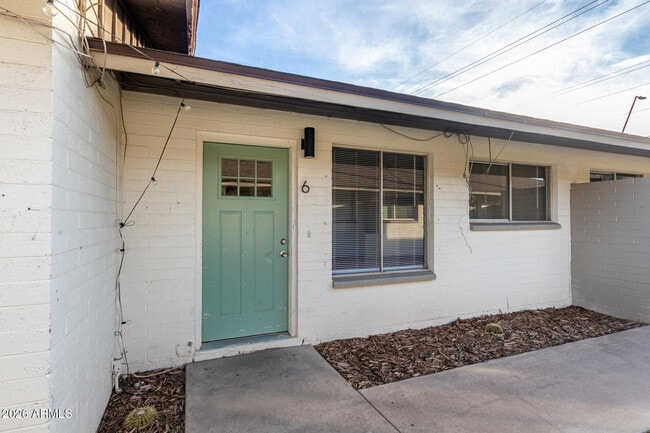 Building Photo - 405 S Priest Dr