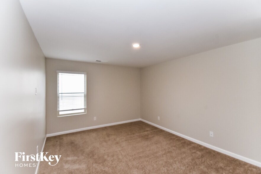 Building Photo - 3006 Chris Cir