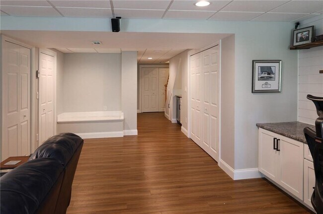 Building Photo - 40 Streamview Dr