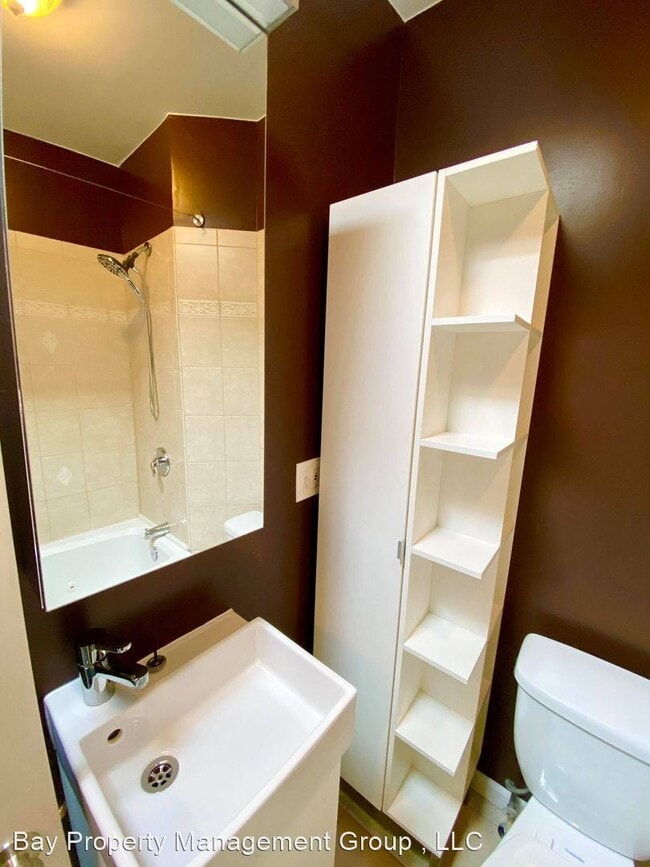 Building Photo - 2 br, 1.5 bath House - 305 S Lehigh St