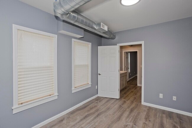 Building Photo - 27 Charbonneau Terrace