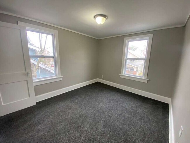 Building Photo - Spacious Single-Family Home – Great Location – Immediate Move-In!