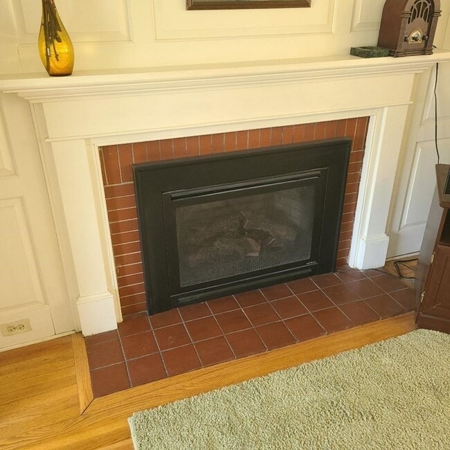 Building Photo - 44 Silver St