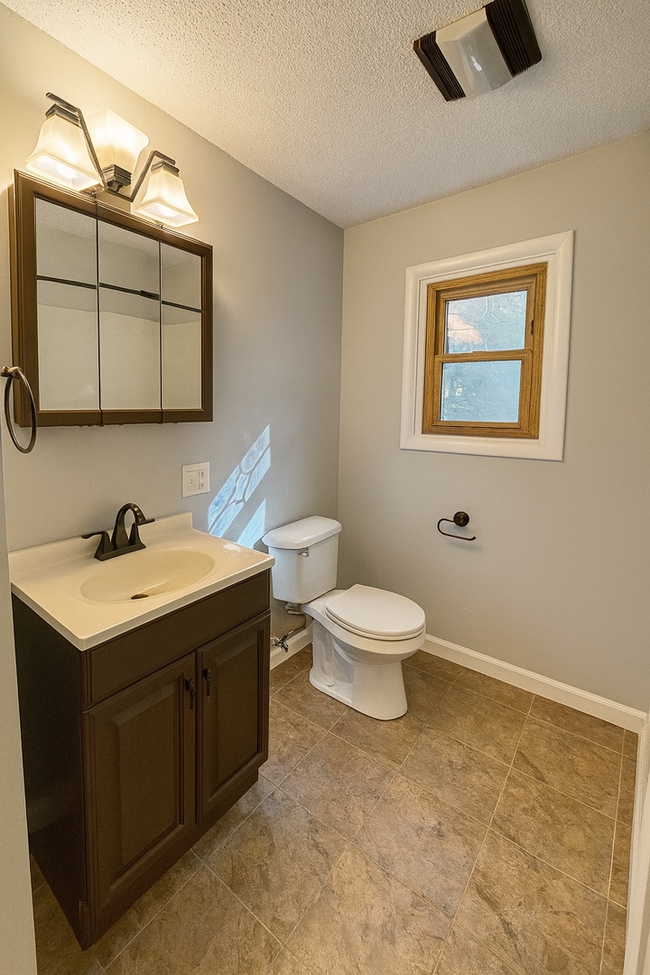 Building Photo - 8414 Dawn Dr