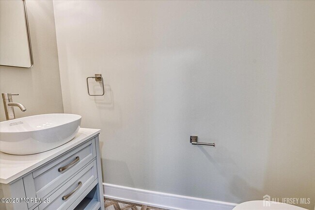 Building Photo - 369 Bromley Pl