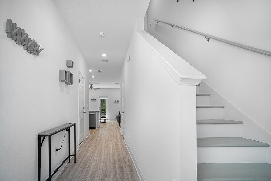 Building Photo - 22 Leviathan Ct N