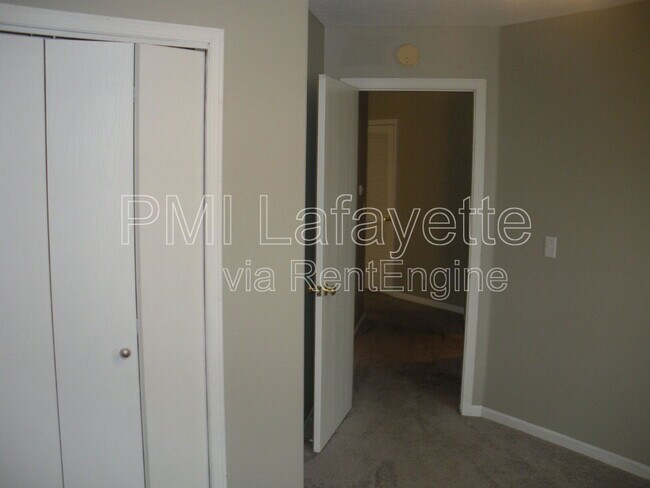 Building Photo - 3526 Bethel Dr