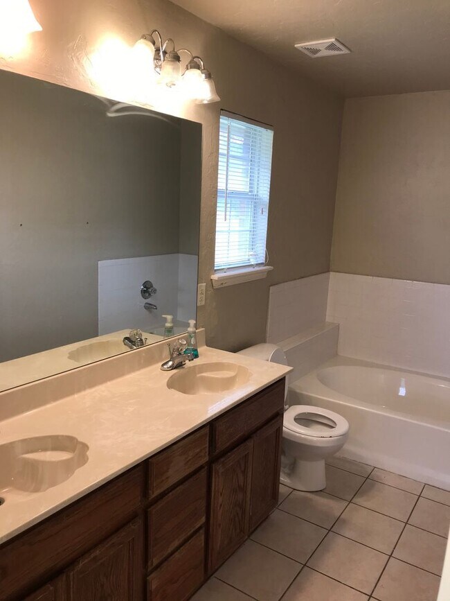 Building Photo - Check out this amazing home for rent