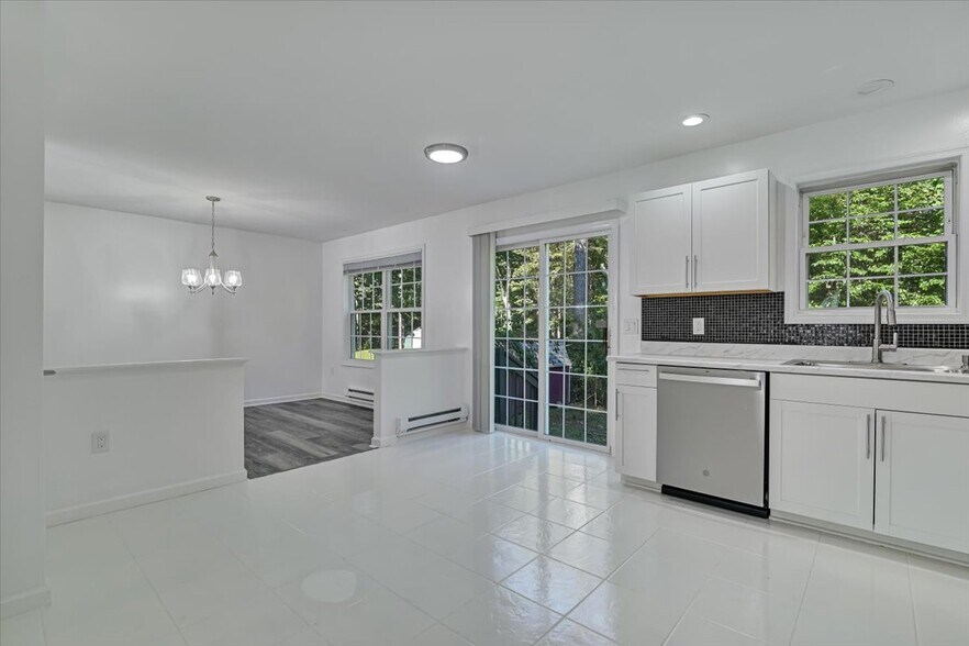 Building Photo - 198 White Pine Trl